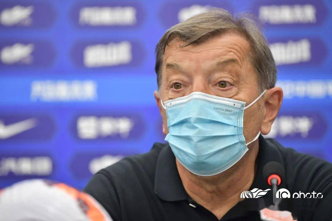 华体会地址-欧预赛所向披靡，球队壮志凌云赢得欧锦赛胜利！的简单介绍