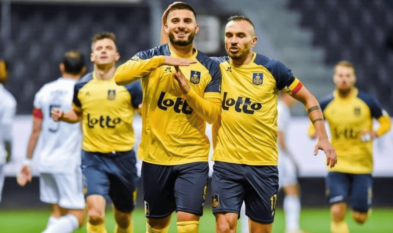 华体会登录-阿贾克斯队员碾压对手，轻松获胜的简单介绍