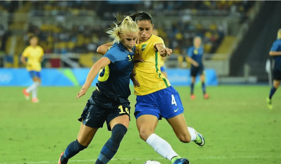 巴西女足比赛中取得不错成绩，顺利晋级