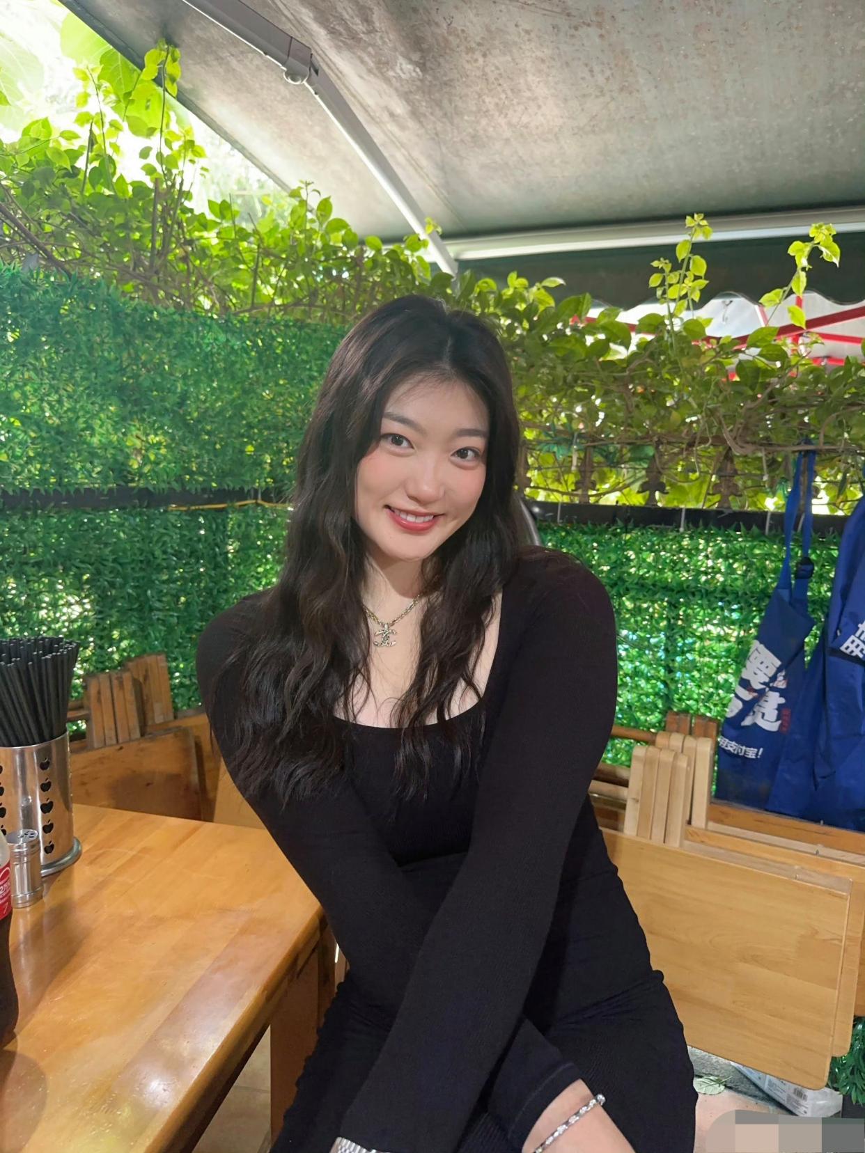 华体会app-关于铿锵玫瑰！运动员优雅斩获金牌的信息