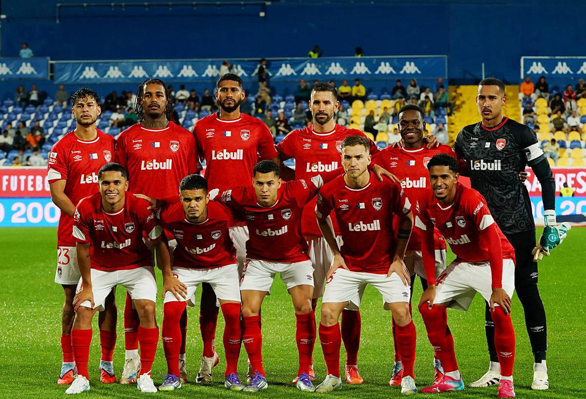 塞维利亚后卫表现出色，球队防守壁垒