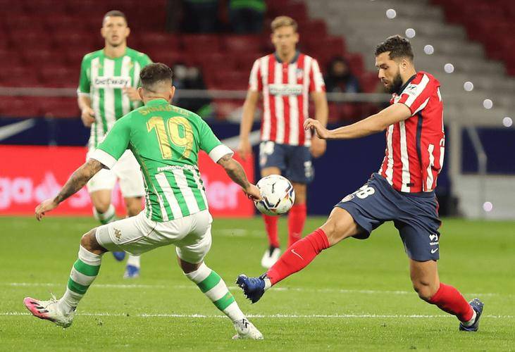 包含皇家社会客场击败对手，实现保级突破的词条