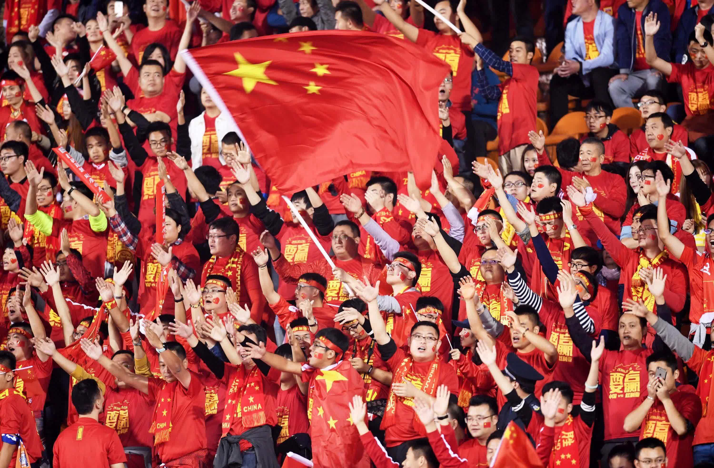 足球明星助力团队取得辉煌胜利