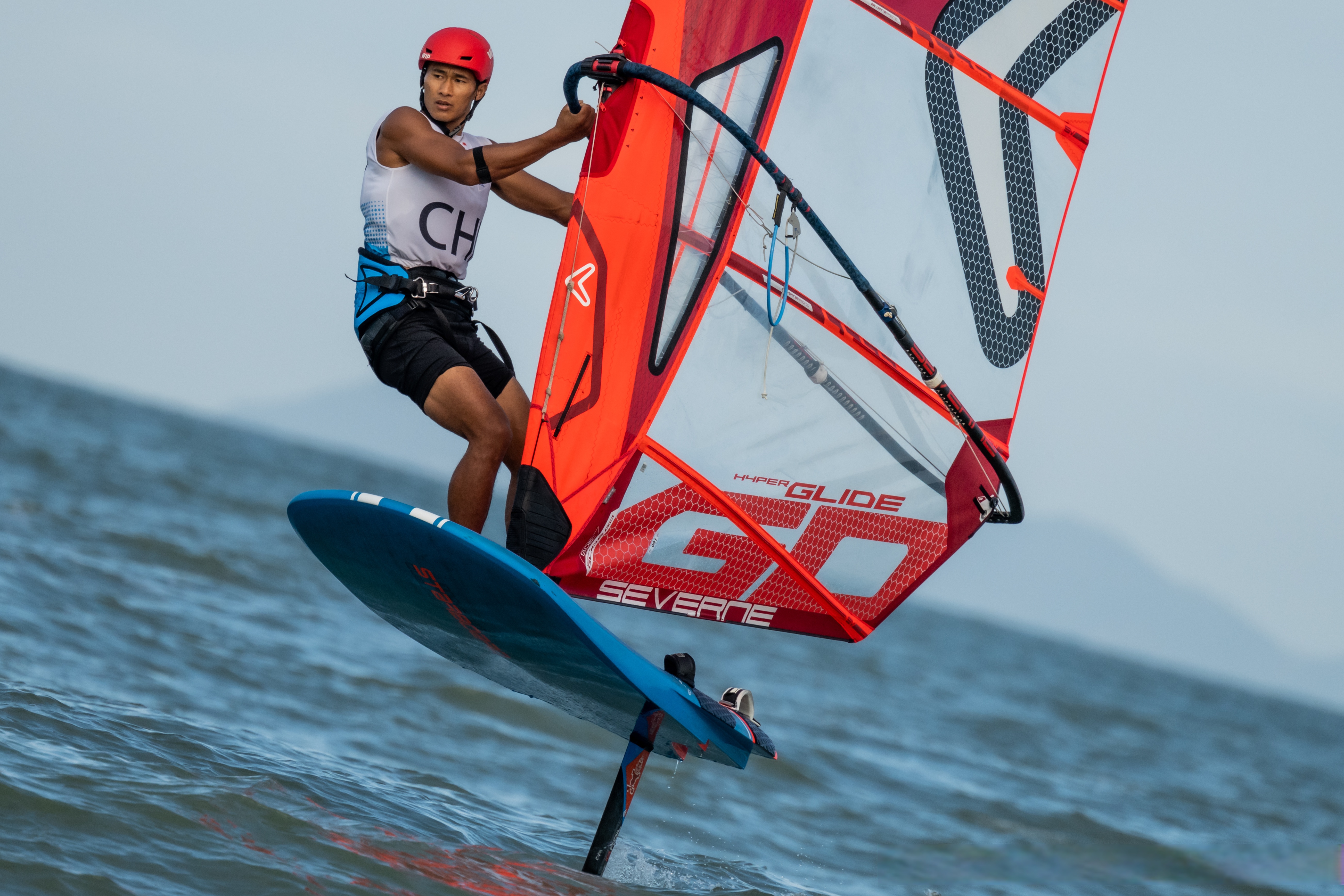 华体会网址-瑞士帆船选手表现抢眼，登顶领奖台的简单介绍