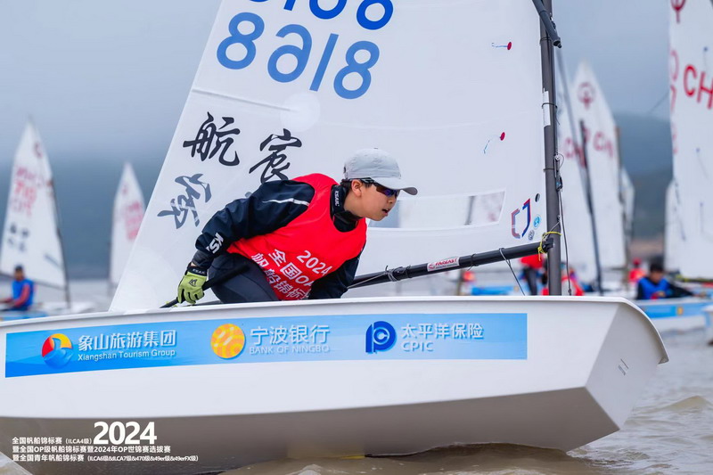 瑞士帆船选手表现抢眼，登顶领奖台的简单介绍