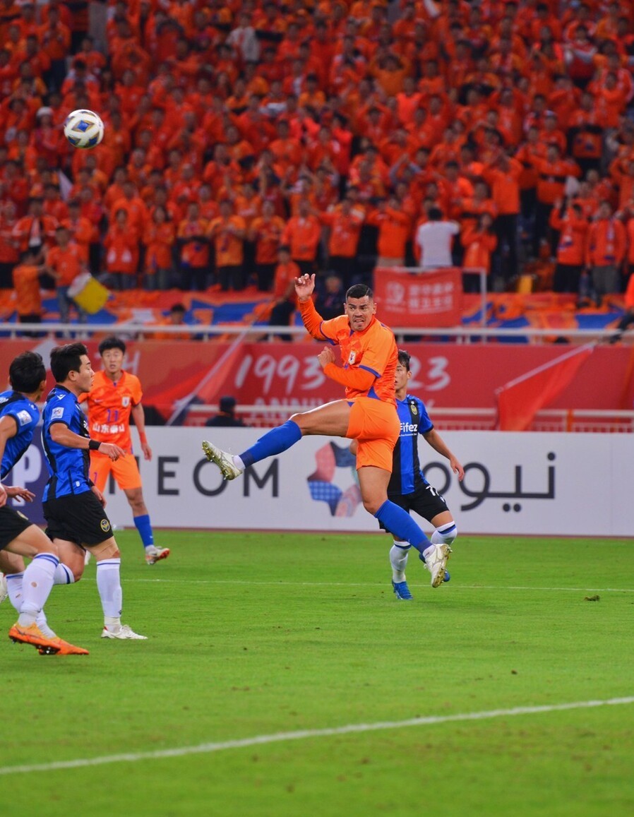 华体会官方入口-欧洲杯精英抗衡，球队挑战极限的简单介绍